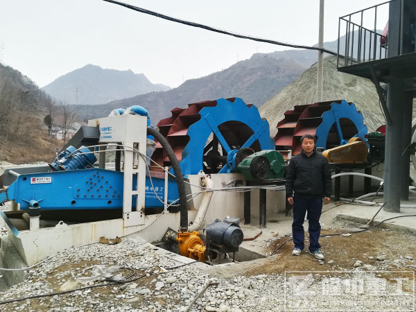 隆中洗砂回收一體機(jī)安裝現(xiàn)場(chǎng)